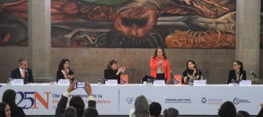 Presentación "Mujeres en la justicia" Día Inter de la Eliminación de la Violencia contra la Mujer